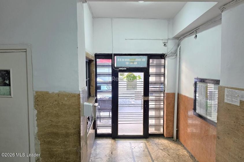 Piata Romana, 4 camere 138 MP total, Etaj 2/9, renovat - utilat, liber - 21