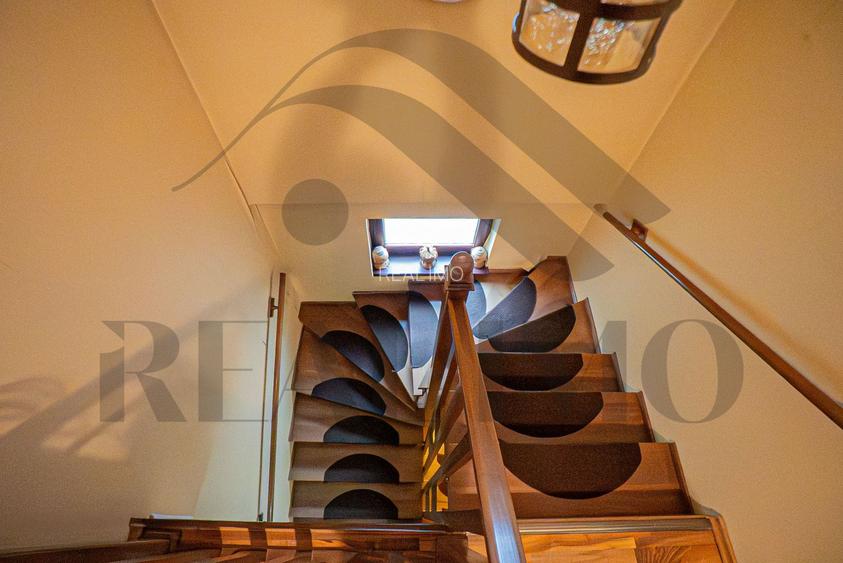 Vilă D+P+1E | 347 mp desfășurat | 487 mp teren | Ovidiu Sud - 17