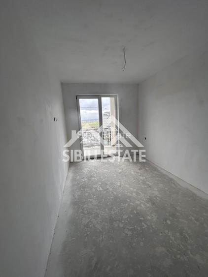 Apartament 2 camere decomandat, cu balcon 12 mp si parcare Comision 0 - 4
