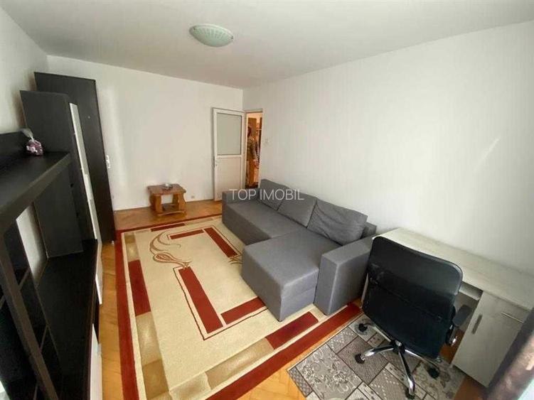 Etaj 2 - Galata, 2 camere decomandat, mobilat utilat, liber - 2