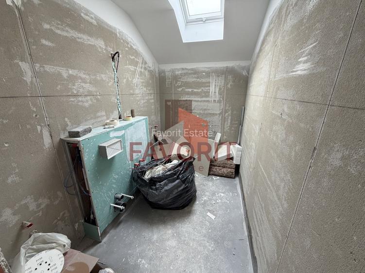 Decomandat. Zona Buziasului. Parcare in curte. - 19