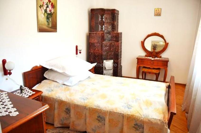 Casa 7 camere + 1000 mp  teren, ideala pensiune - Runcu zona Leaota. - 9