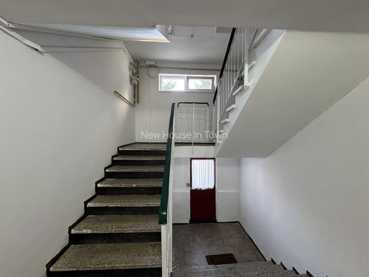 Apartament decomandat cu 3 camere in Florilor, strada Crinului - 22
