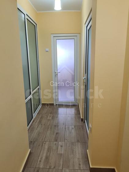 Apartament generos, decomandat, 1 cameră – Micro 20, etaj 1 - 3