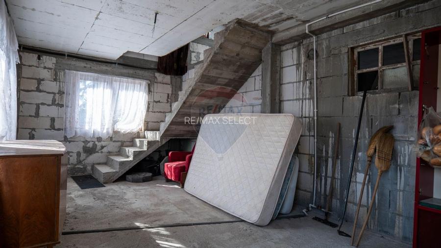 Vânzare imobil cu funcțiune mixtă casa si restaurant - Ungureni - DB - 23