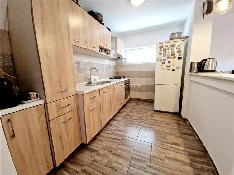 CASA DE VANZARE CRAIOVA,  5 camere ,str. T. Vladimirescu , teren - 200 mp - 13