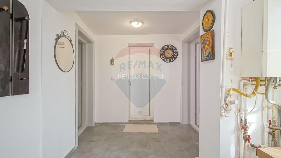 CASĂ INDIVIDUALĂ ÎN SCHEI    STRADA PIATRA MARE - 5