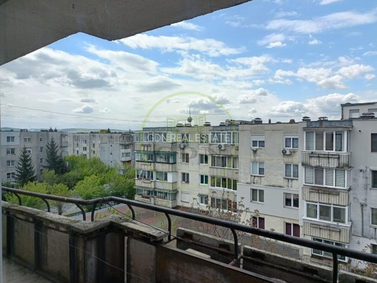 Apartament cu 4 camere de vânzare - Reghin - 3