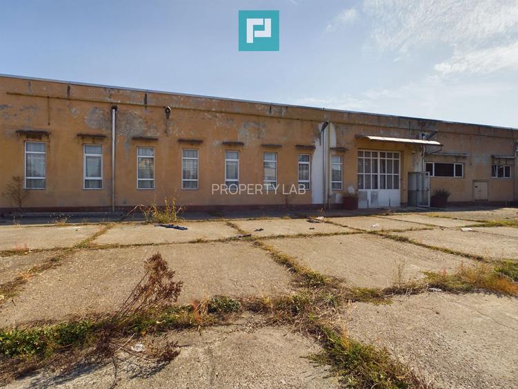 Spațiu industrial cu platformă betonată și teren - 2
