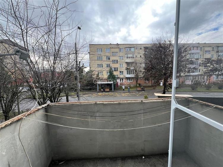 Apartament cu  4 camere si garaj zona centrala - 11