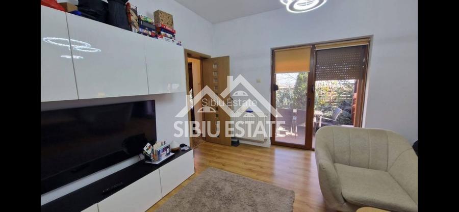 Casa moderna, de inchiriat, cu 3 camere, 2 bai, terasa - 10