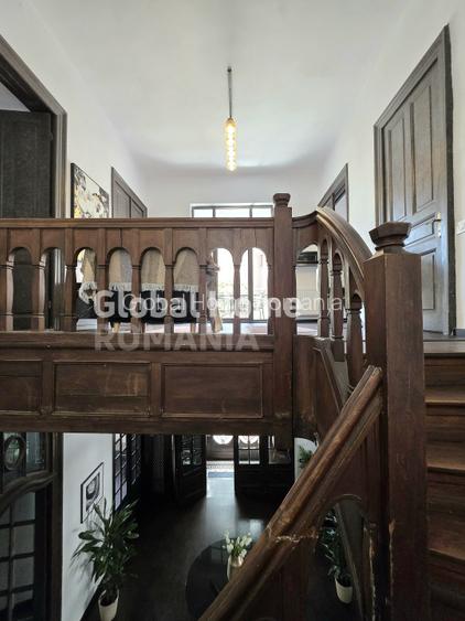 Cismigiu Garden | Office Interbelic Villa - 12 Rooms - 637 Land - 441Sqm Surface - 10