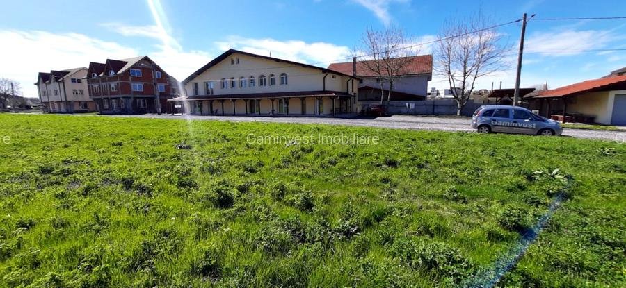 Teren intravilan pentru pensiune , la 2 minute de Strandul Venus, Baile 1 Mai - 4