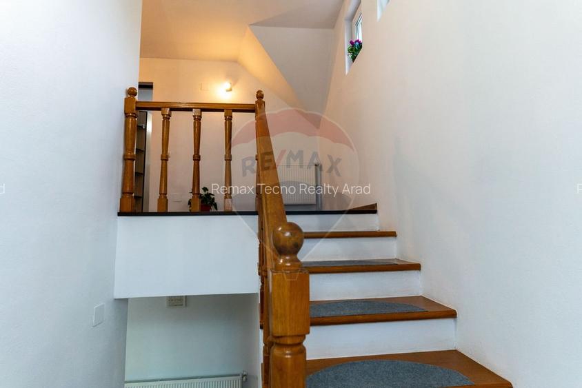 Casă / Vilă deosebita de vânzare, Hateg jud. Hunedoara - 12