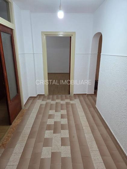 Apartament 4 camere 92mp, etaj 1, parcare inclusa, nemobilat, 2 băi, Mall Vitan - 2