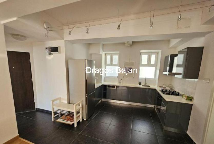 Conservator // Orientat V // Spatios - 8