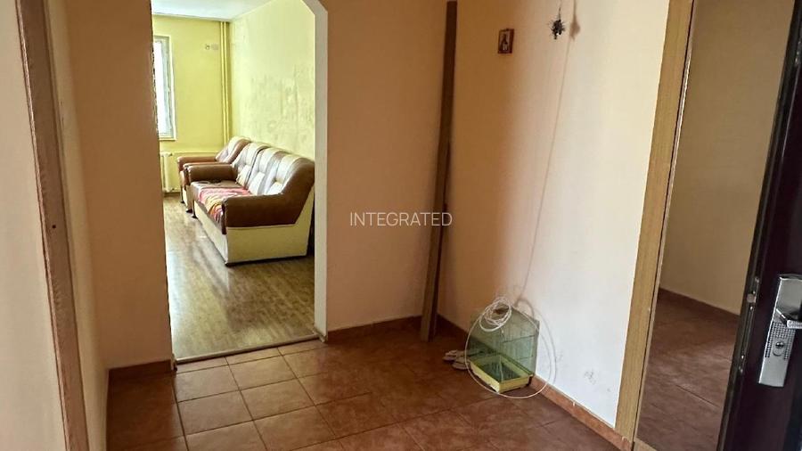 Str. Modoran Ene - Rahova, Apartament cu 3 camere - 73 mp - etaj 6/8 - 9