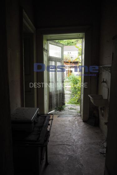 VAND CASA IN CENTRUL VECHI,DEJ,CURTE COMUNA,NECESITA RENOVARE - 12