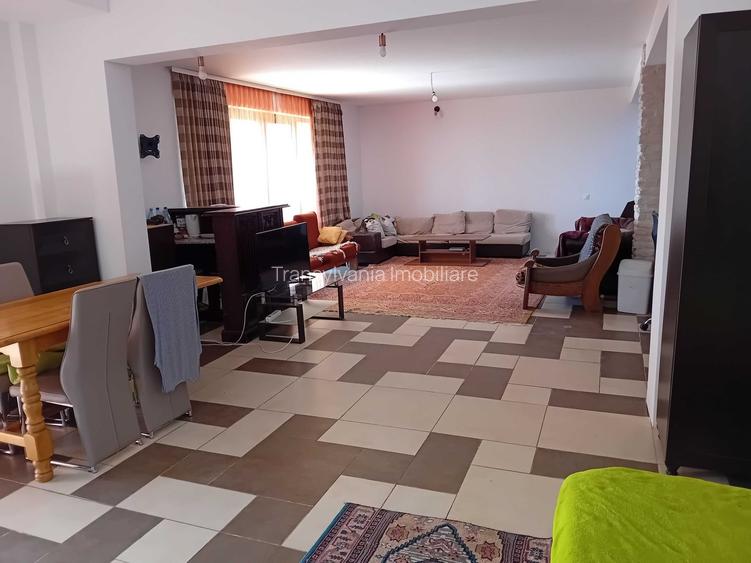 Apartament la parterul unei vile | 70 mp | 2 parcari | Iris - 4