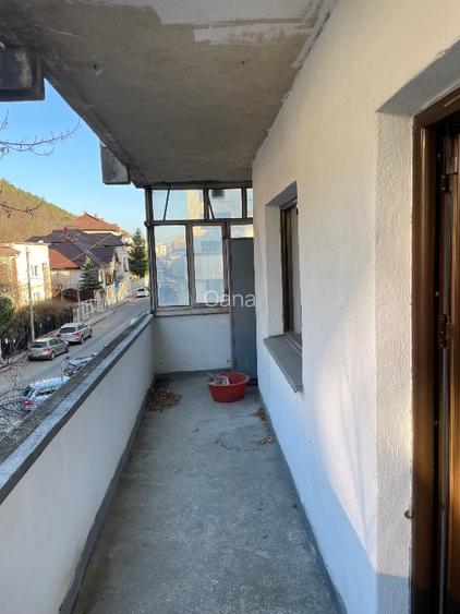 Apartament 3 camere decomandat Bdul Traian - vedere Pietricica - 5