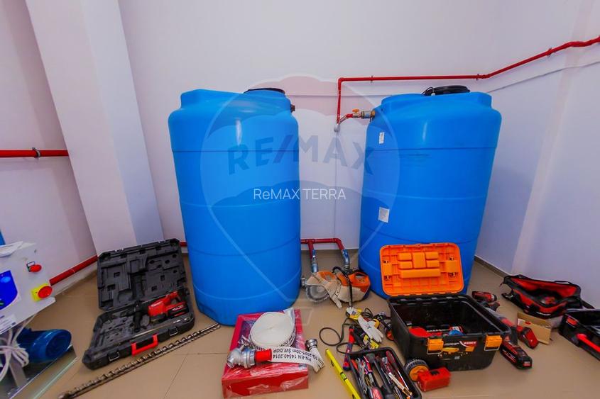 DE INCHIRIAT/VANZARE spatiu comercial cu acces TIR si parcare privata - 36
