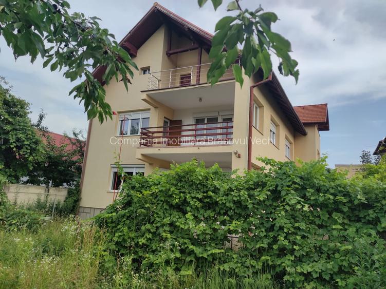 Vila cu 2 apartamente spatioase si teren de 670 mp. - 10