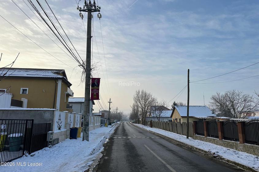 Domnesti - Vila la rosu 276 mp utili, teren 572 mp, garaj 2 locuri - 42