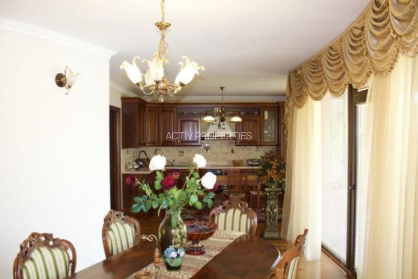 Vila Jolie Ville,D+P+1+M,7 camere,4 bai,foisor,piscina,2 parcari curte, mob,util - 5