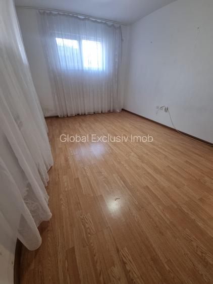 Apartament 2 camere decomandat, parcare, metrou Leonida 10 minute - 5