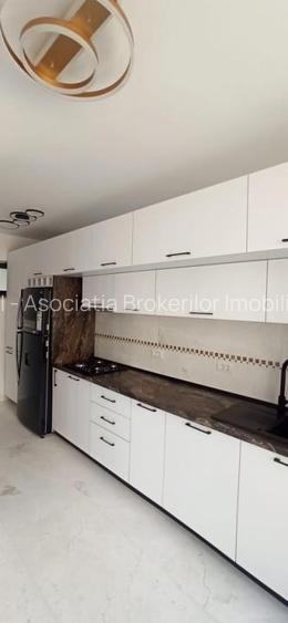 Navodari, 200mp, 4 camere, teren 250mp - 16