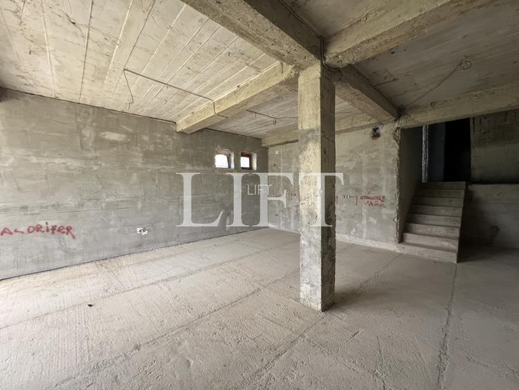 Pret Redus - Casa/Pensiune, teren 2300mp, Bran - Sohodol  - 14