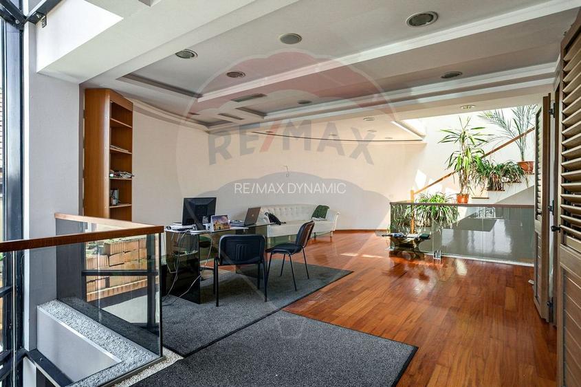 Clădire de birouri Micalaca pe principală, vad si vizibilitate sporită - 16