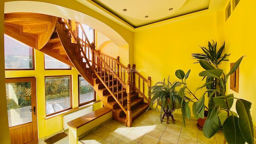 Casă de vânzare în centrul Hălchiu - 7