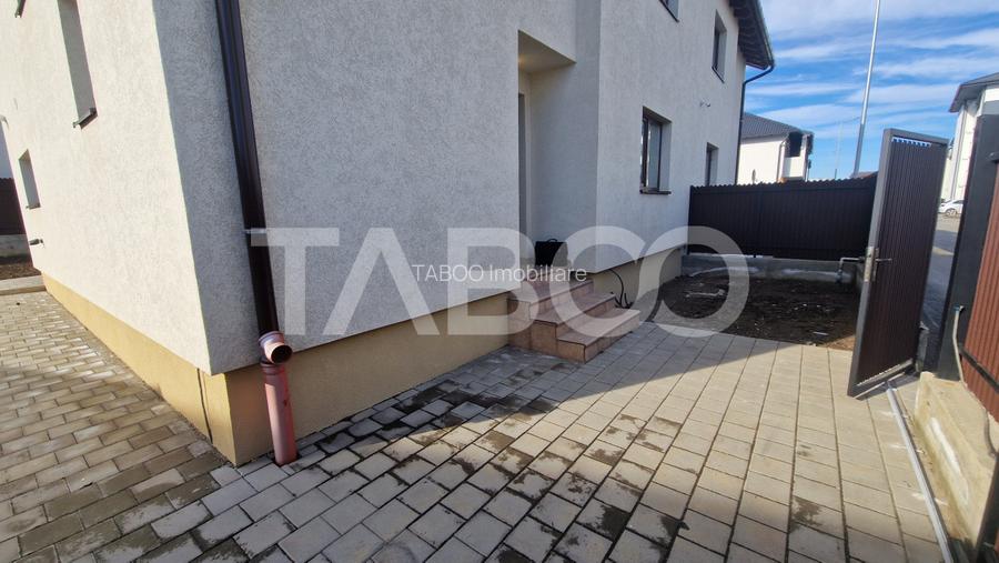 Casa moderna cu 4 camere 2 bai si curte in Selimbar zona rezidentiala - 16