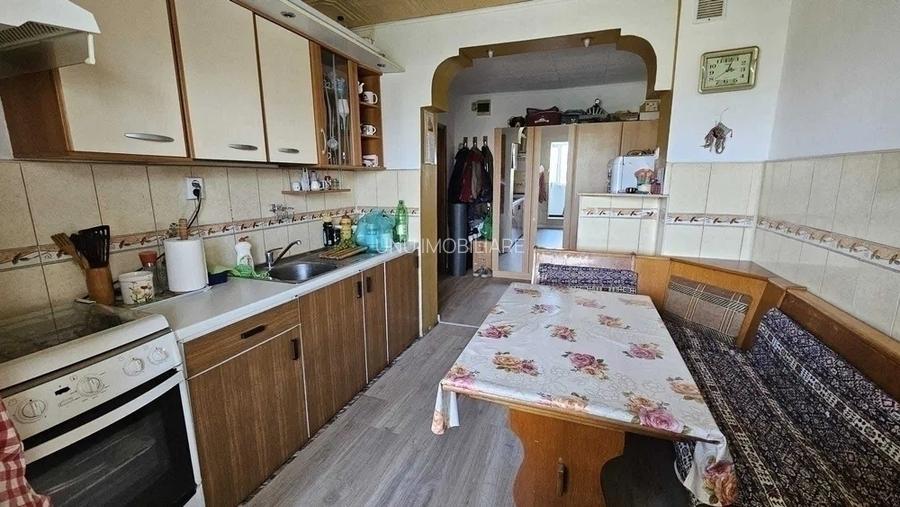 2 Camere Decomandat 57mp Mobilat Bloc 1984 zona Nicolina Lidl Prima Statie - 3