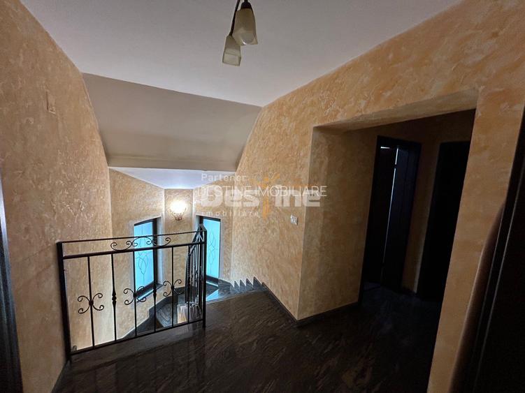 Casa cu piscina Fermelor 840mp teren  285.000€ - 12