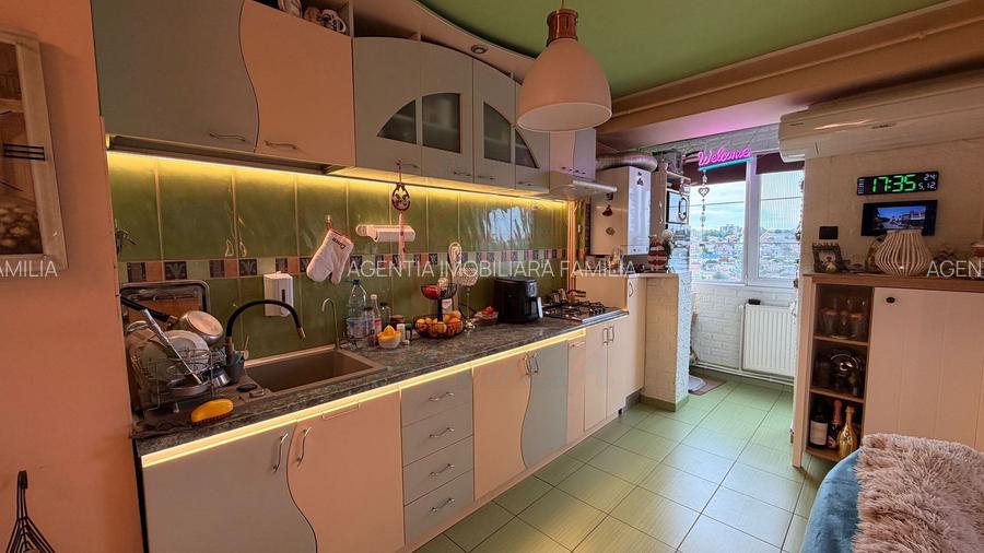 Apartament 4 camere de vânzare, Galati, Mazepa1,  et. 8 din 10 - 15
