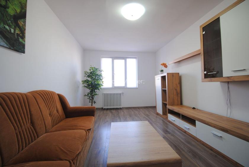 De vanzare apartament cu 3 camere- zona Circumvalatiunii-comision 0 - 2