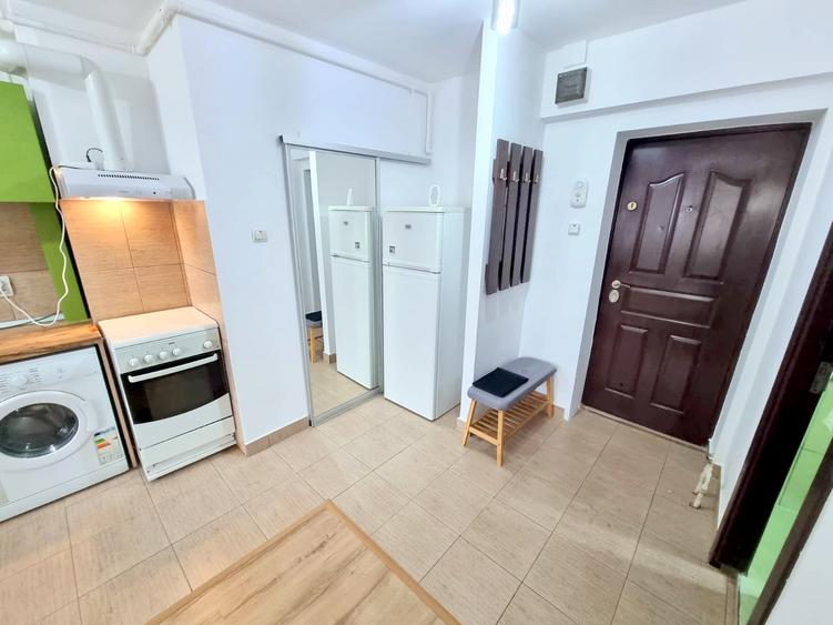 Dormitor + mini living, in Manastur, strada Bucegi, langa McDonalds