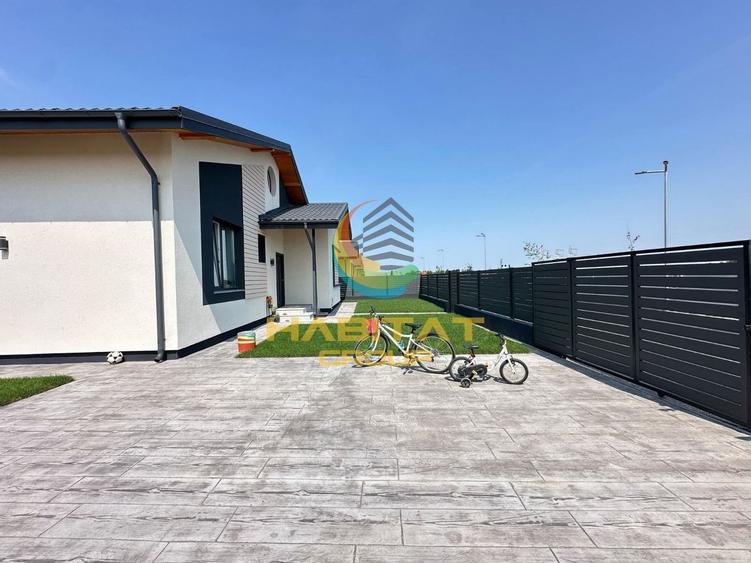 Vila p+mansarda / 4 camere/ 500 mp teren / Frumusani