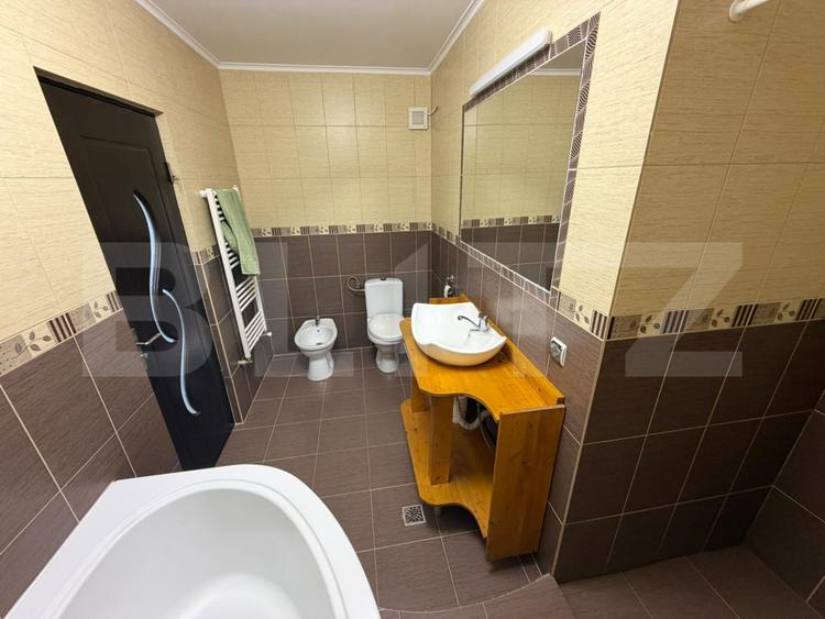Apartament, 4 camere, 113mp, 2 parcari, 3 balcoane, pod, zona Terra