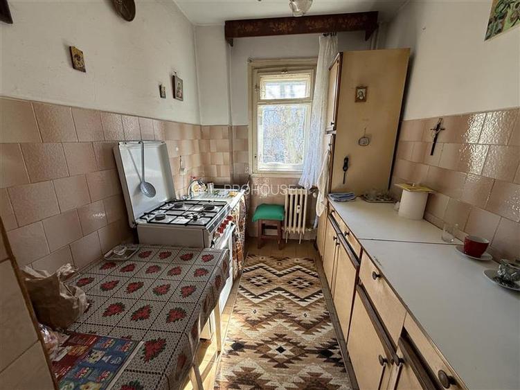 Milcov - Bazar - stradal - etajul 1 - 6