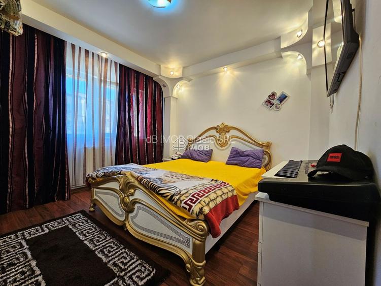 Apartament cu 3 camere, decomandat – 74mp – completrenovat – Micro X – langa Col - 9