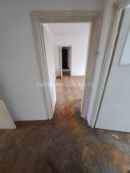 3 camere, intre Gara de Nord si Basarab, B-dul Dinicu Golescu, nr 39 - 17