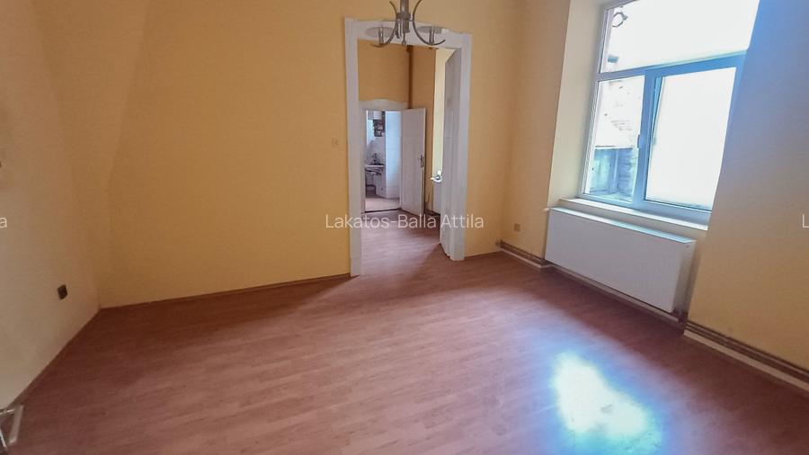 Locuință ultracentrală compusă din două apartamente cu intrări separate - 10