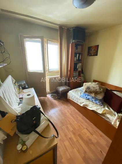 De Vanzare Apartament 3 Camere, Piata Rahova - Sebastian - 2