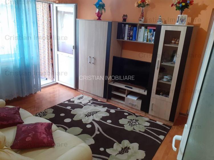 3 camere, etaj 1, MOBILAT SI UTILAT, zona Viziru 1 - 2