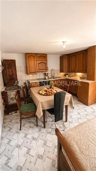 Farmecul unei case sasesti,1.500mp domeniu propriu,fantana,Persani,Brasov - 4