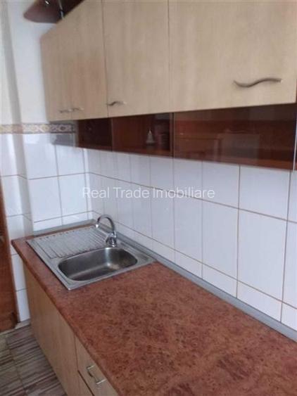 Apartament 2 camere decomandat etajul 1 - 3