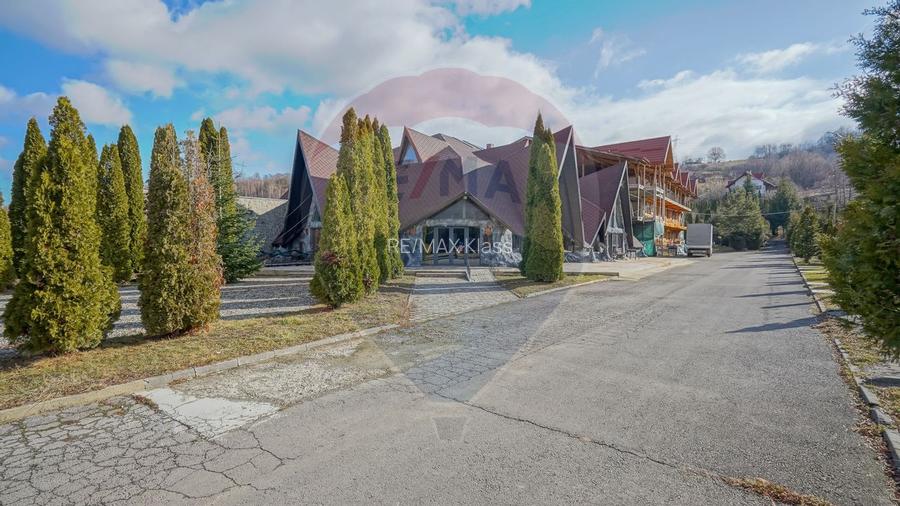 Complex turistic + restaurant la intrare Bran – 47 camere 11.627 mp - 2